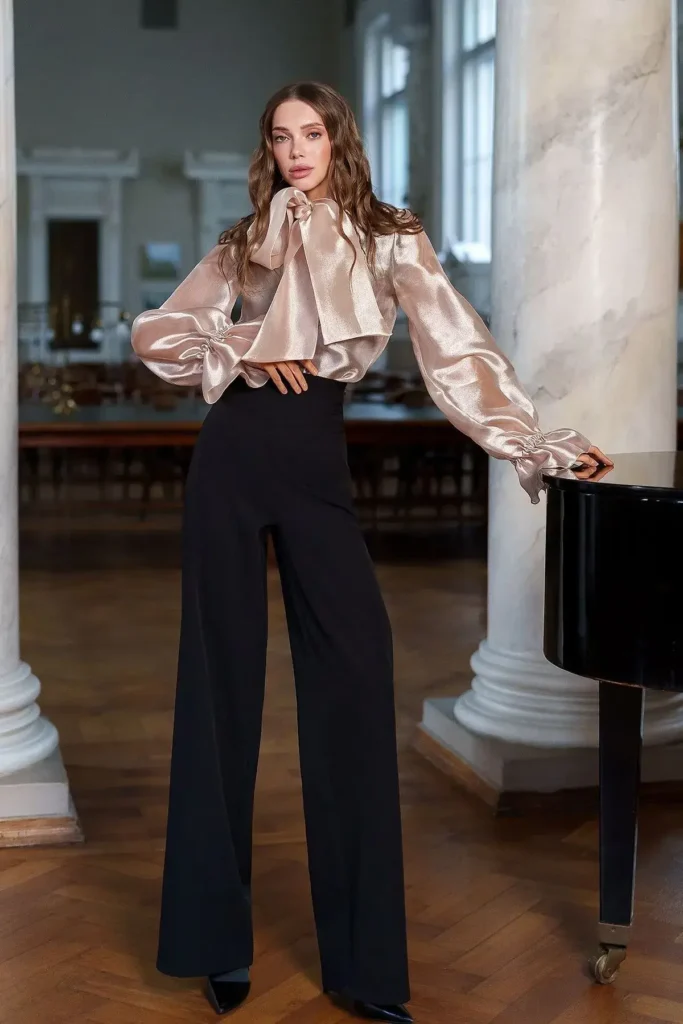 Blusa Gola Laço com Mangas Volumosas