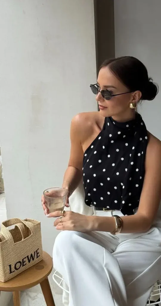 Blusa Poá Preta com Bolas Brancas