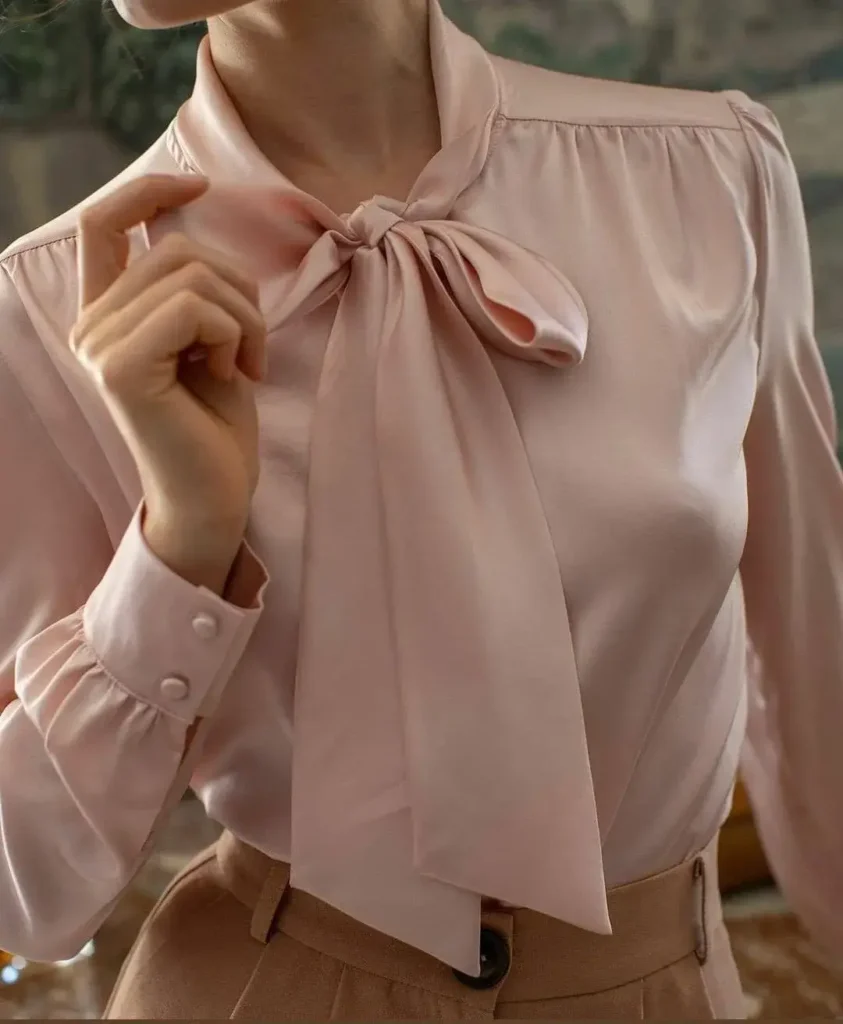 Blusa de Gola Laço Rosa