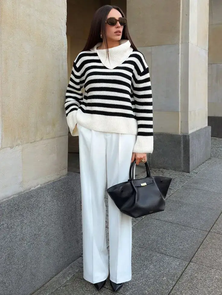 Sweater Branco com Listras Pretas