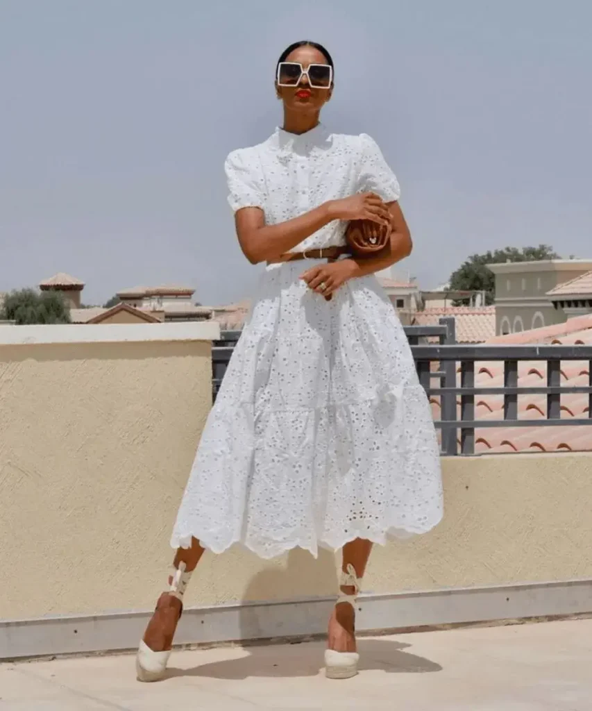 Vestido de Renda Branco com Anabela