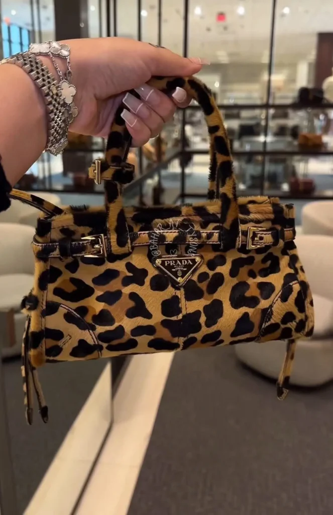 bolsa prada onça