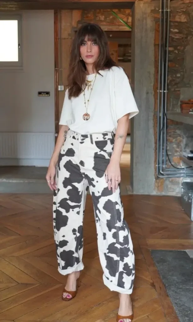 calça cow print