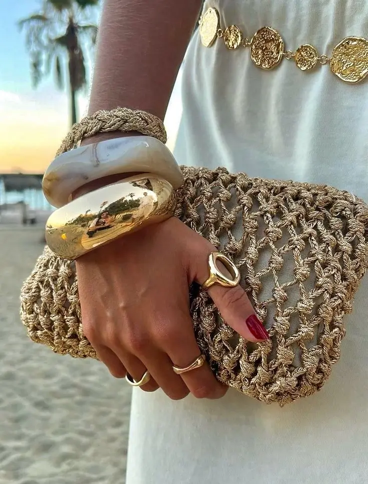 Braceletes e Acessórios, bolsa Palha