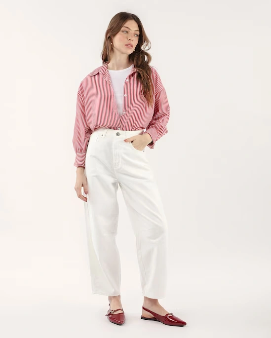 Calça Barrel Branca com Sapatilha Bico Fino