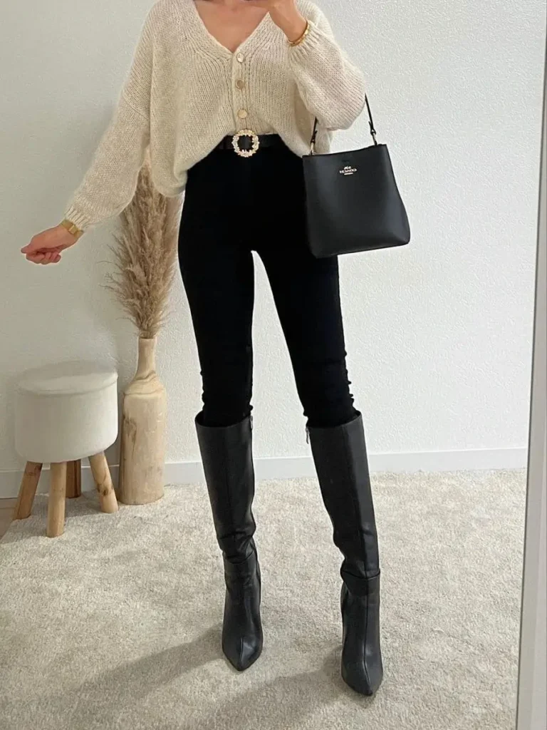 Calça Skinny Preta com Botas de Cano Longo