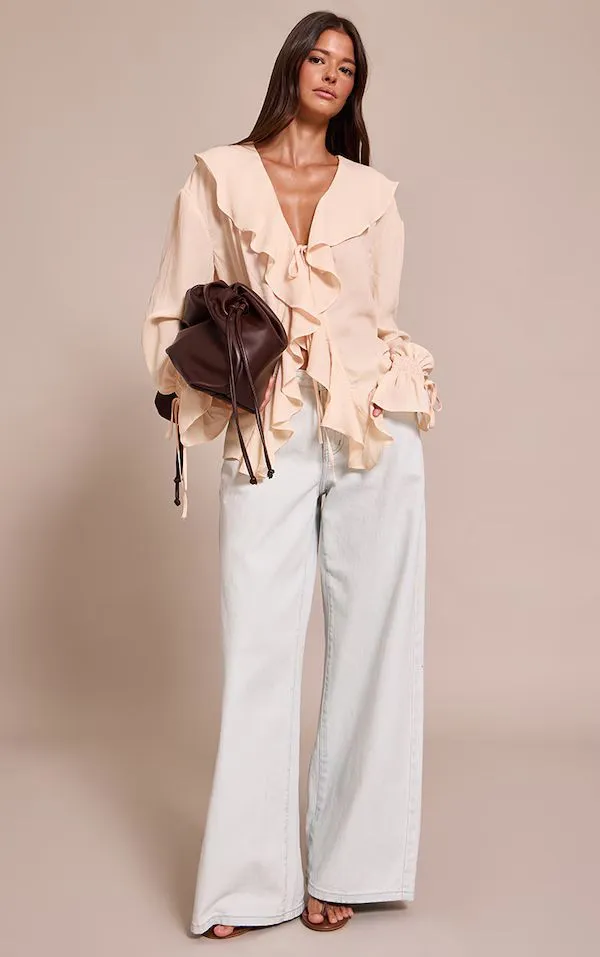 Calça Wide Leg Branca com Camisa de Babados