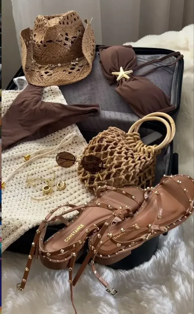 Chapéu Cowboy Palha com Acessórios Praianos