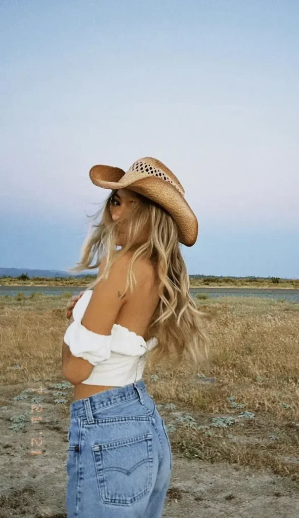 Chapéu Cowboy de Palha com Jeans