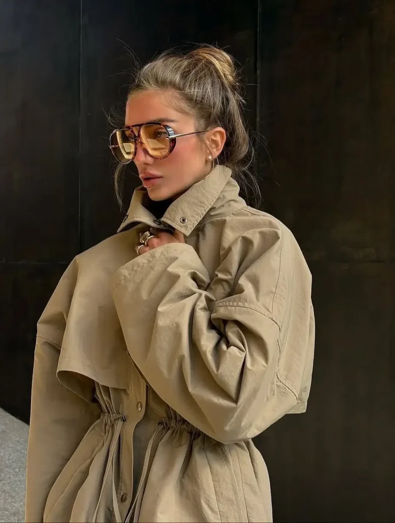 Óculos Lentes Grandes + trench coat oversized
