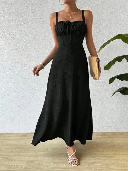 Vestido Acinturado Preto