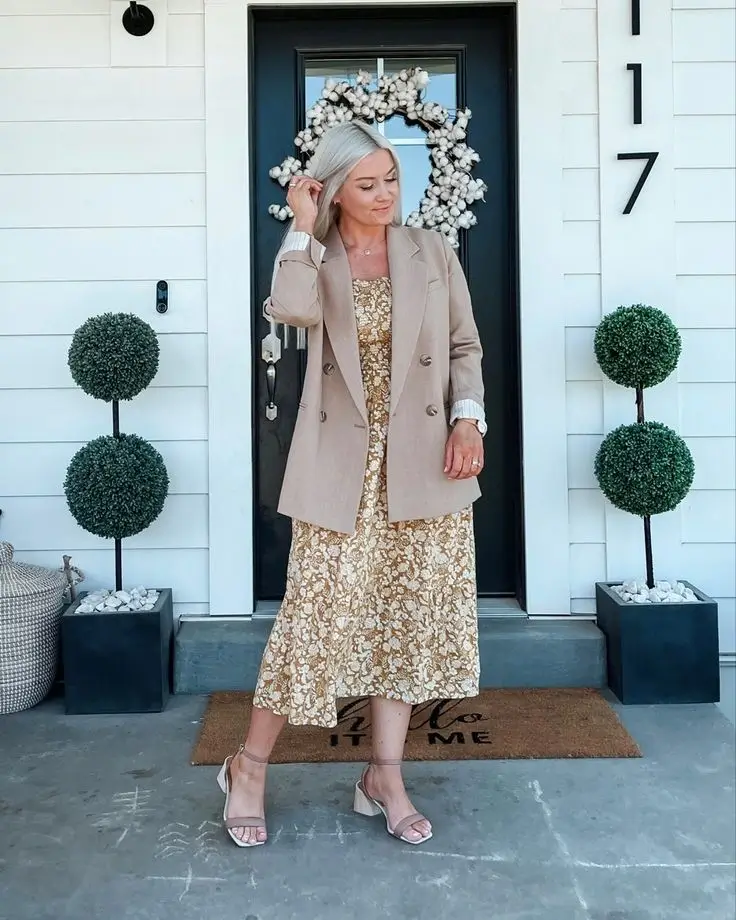 Vestido Midi Estampado com Blazer