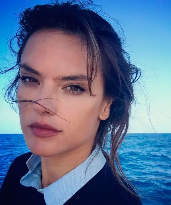 alessandra-ambrosio-sobrancelha-natural