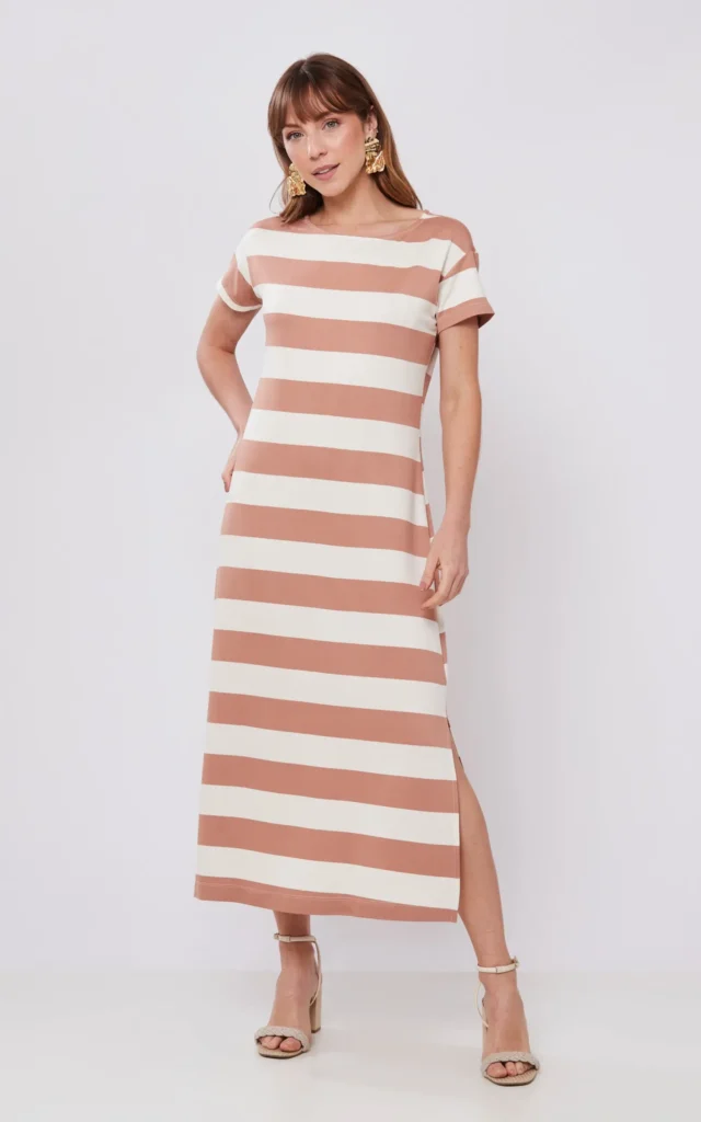 vestido com listras marrons e off white