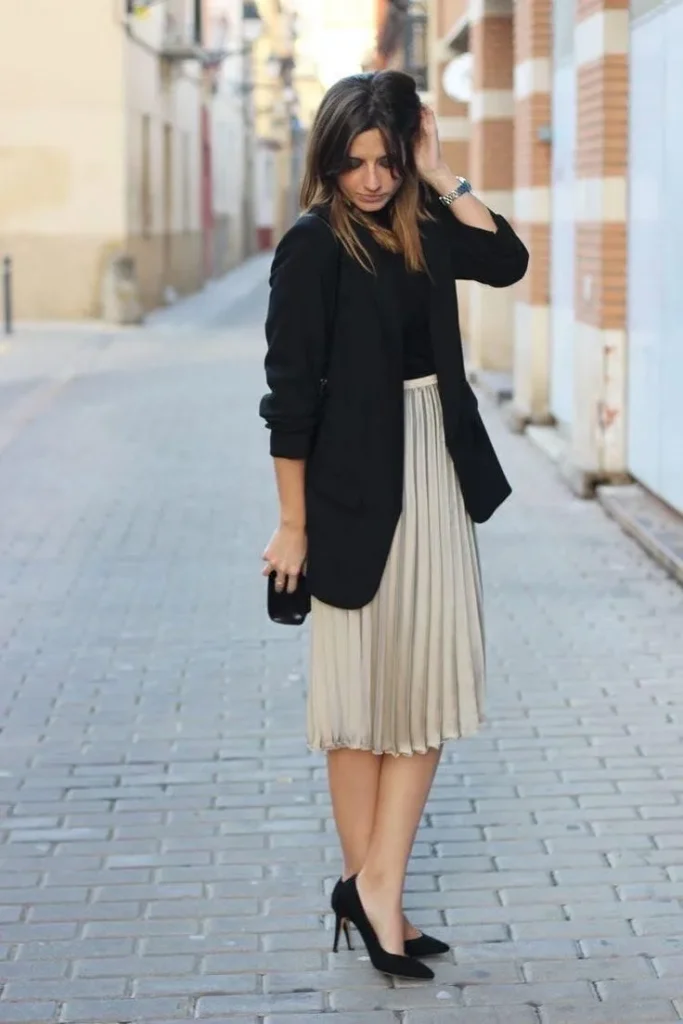 Saia Plissada Scarpin e Blazer