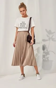 Saia Plissada com Bolsa Preta