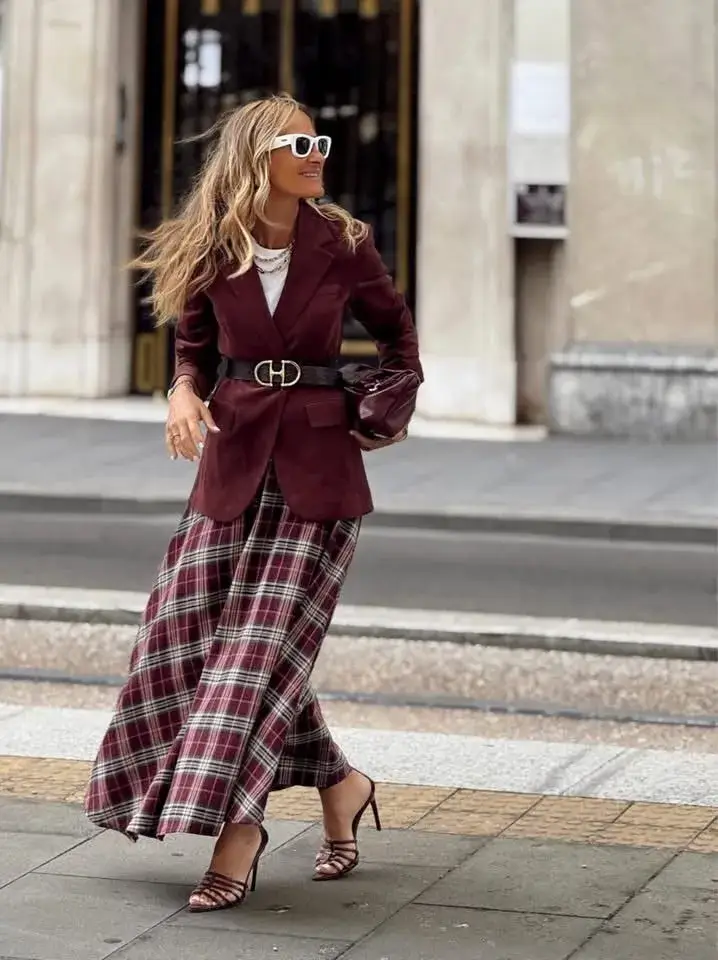 Saia Xadrez com Blazer Vinho
