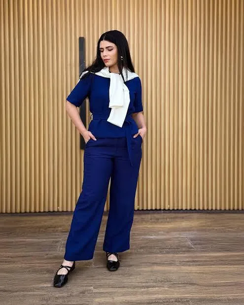 Look Elegante Azul e Branco