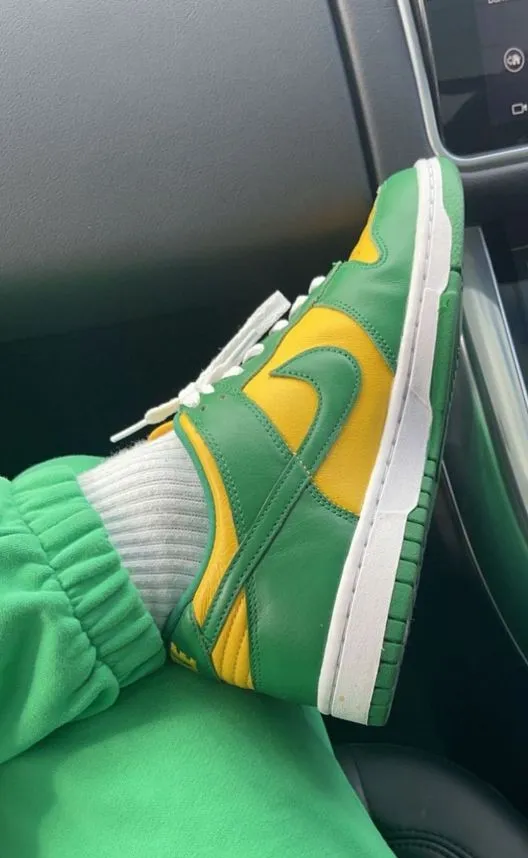 Tenis verde e amarelo