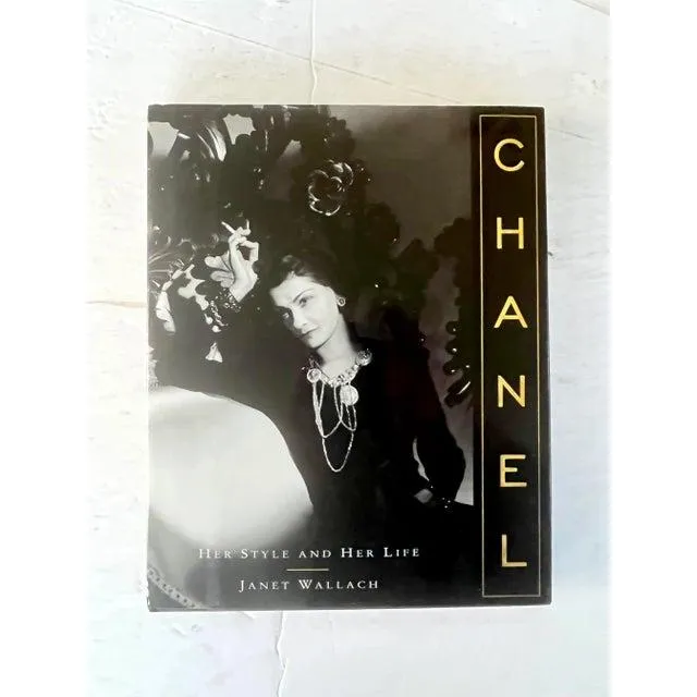 CHANEL - Janet Walach