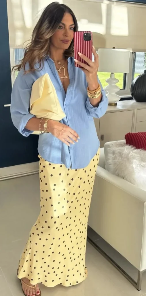 Saia de Poá Amarela com Camisa Azul
