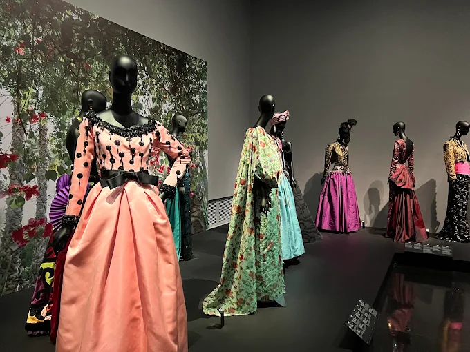Exposição Yves Saint Laurent
