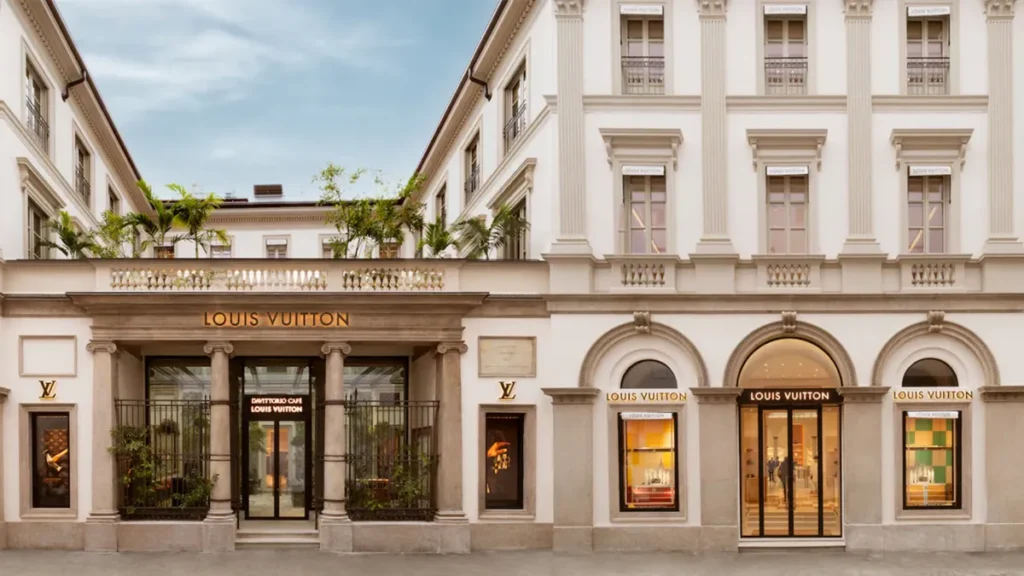 Louis Vuitton - VIA Montenapoleone